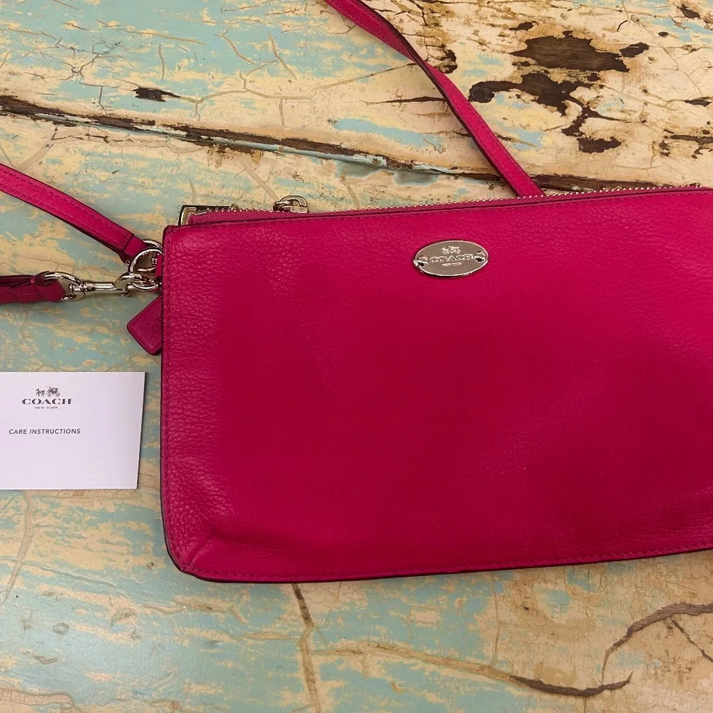Purse - Picture 1 of 3